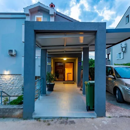 Lavish And Luxurious With Private Pool *